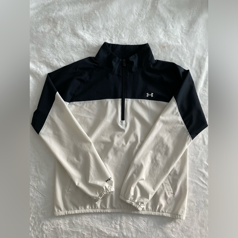 Women’s Under Armour Quarter Zip Windbreaker Size Small Black and White